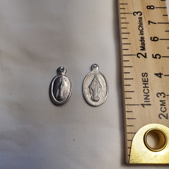 Miraculous Medals 2 Virgin Mary Pendants Silver Tone 3/4" In Length - Picture 5 of 6